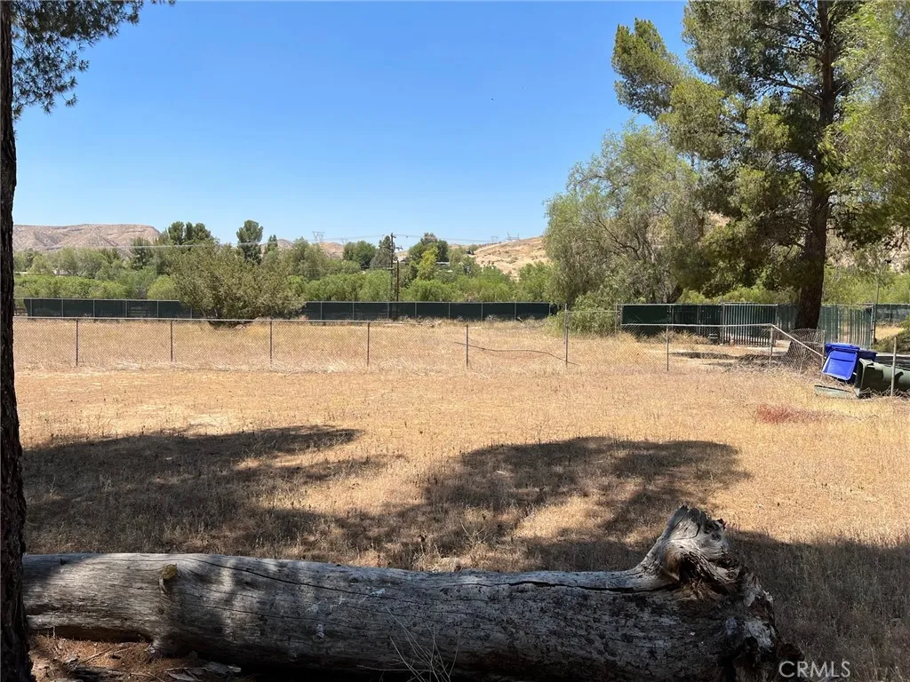 15840 Sierra Highway, Canyon Country, California 91390 home-pic-11