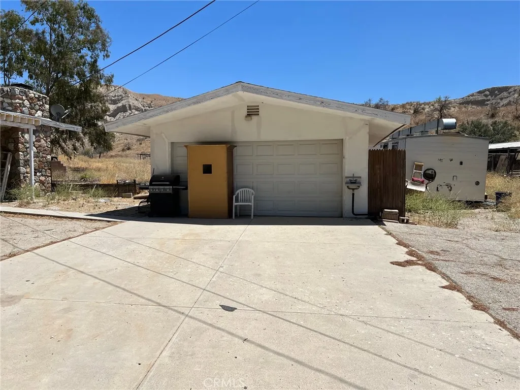 15840 Sierra Highway, Canyon Country, California 91390 home-pic-4