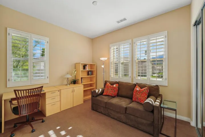 29-web-or-mls-Bridle Path-029