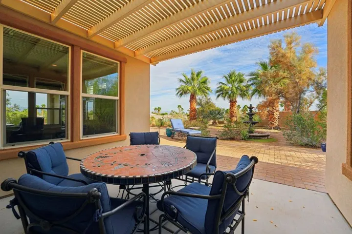30-web-or-mls-Bridle Path-030