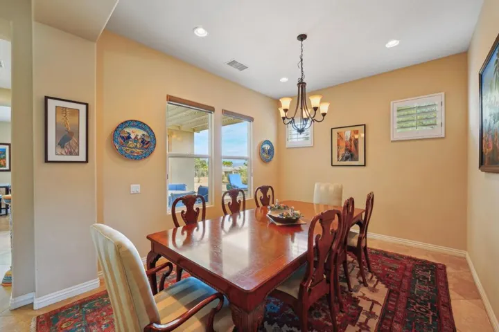 8-web-or-mls-Bridle Path-008