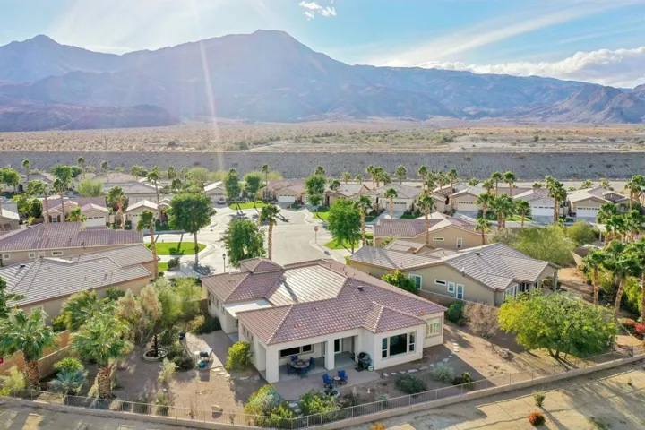 38-web-or-mls-Bridle Path-038