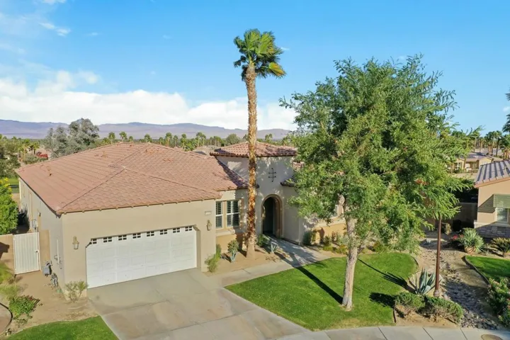 35-web-or-mls-Bridle Path-035