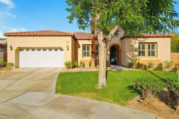 1-web-or-mls-Bridle Path-001