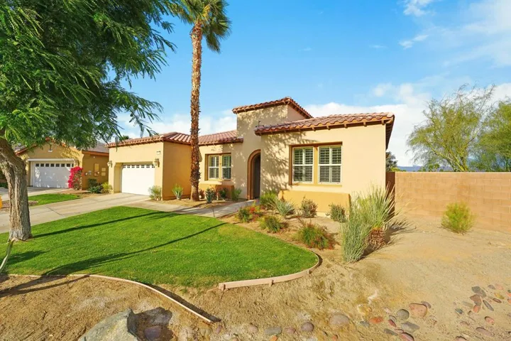 3-web-or-mls-Bridle Path-003