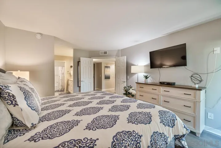 17637 Pomerado Rd 123, San Diego, California 92128