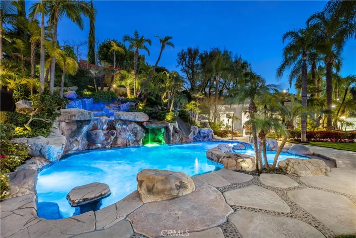5080 E Copa De Oro Drive, Anaheim Hills, California 92807