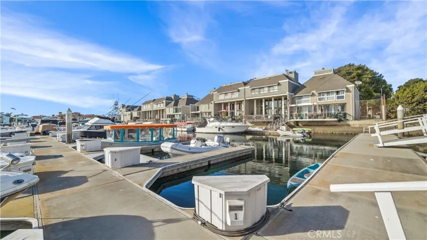YOUR PRIVATE BOAT SLIP INCLUDED!!