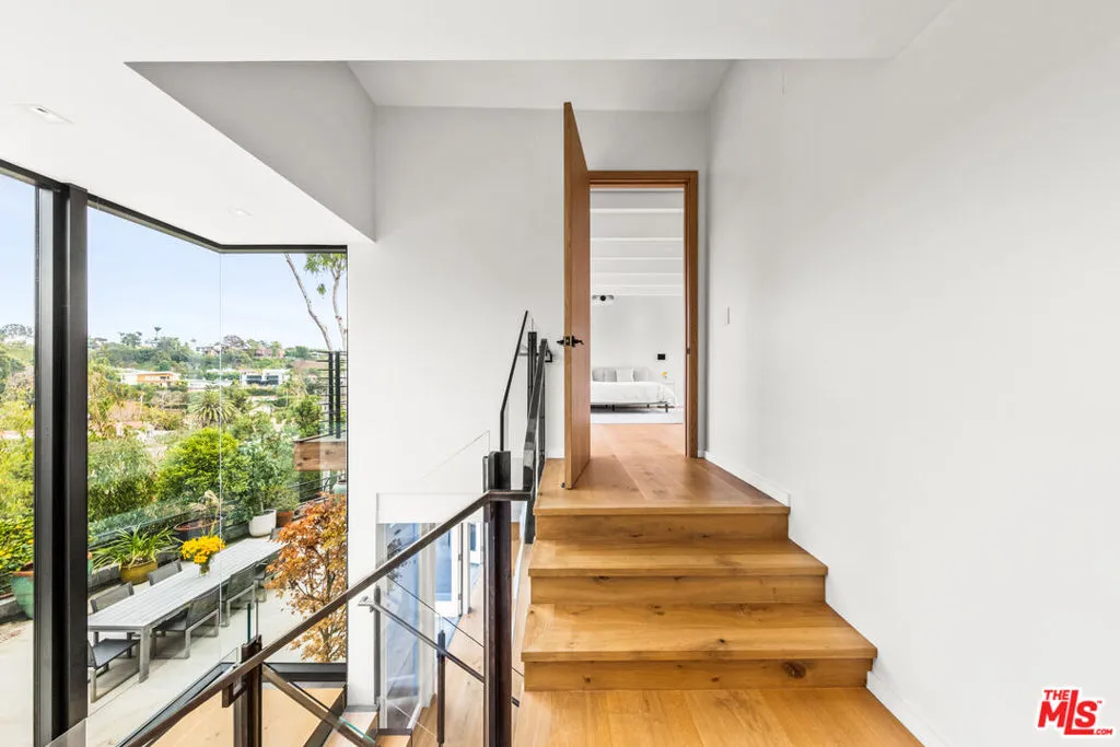 354 Amalfi Drive, Santa Monica, California 90402 home-pic-23