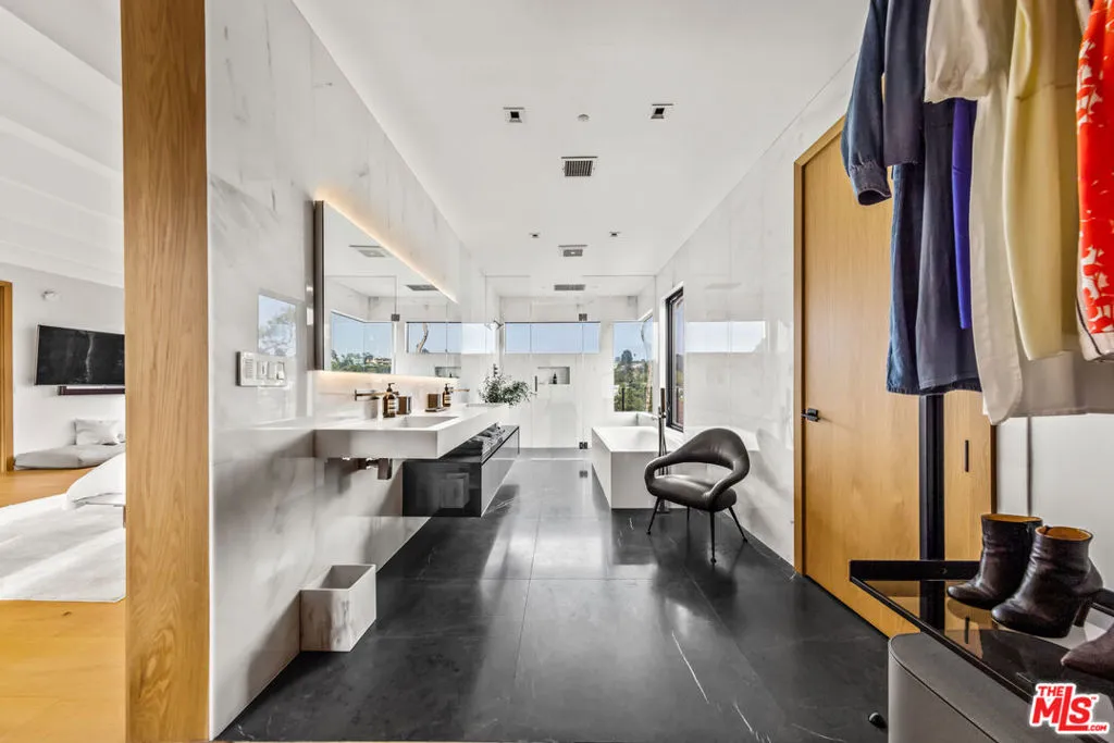 354 Amalfi Drive, Santa Monica, California 90402 home-pic-31
