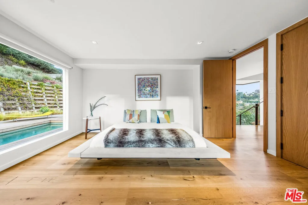 354 Amalfi Drive, Santa Monica, California 90402 home-pic-40