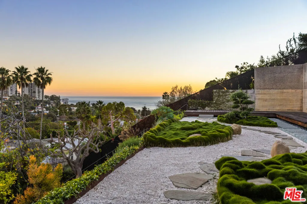 354 Amalfi Drive, Santa Monica, California 90402 home-pic-55
