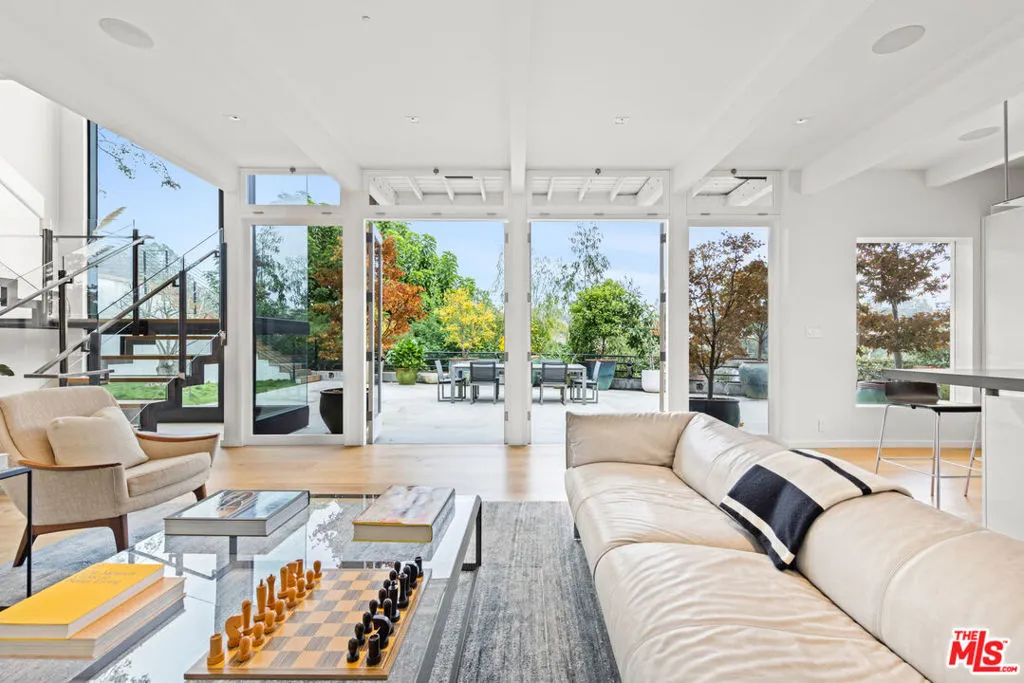 354 Amalfi Drive, Santa Monica, California 90402 home-pic-13