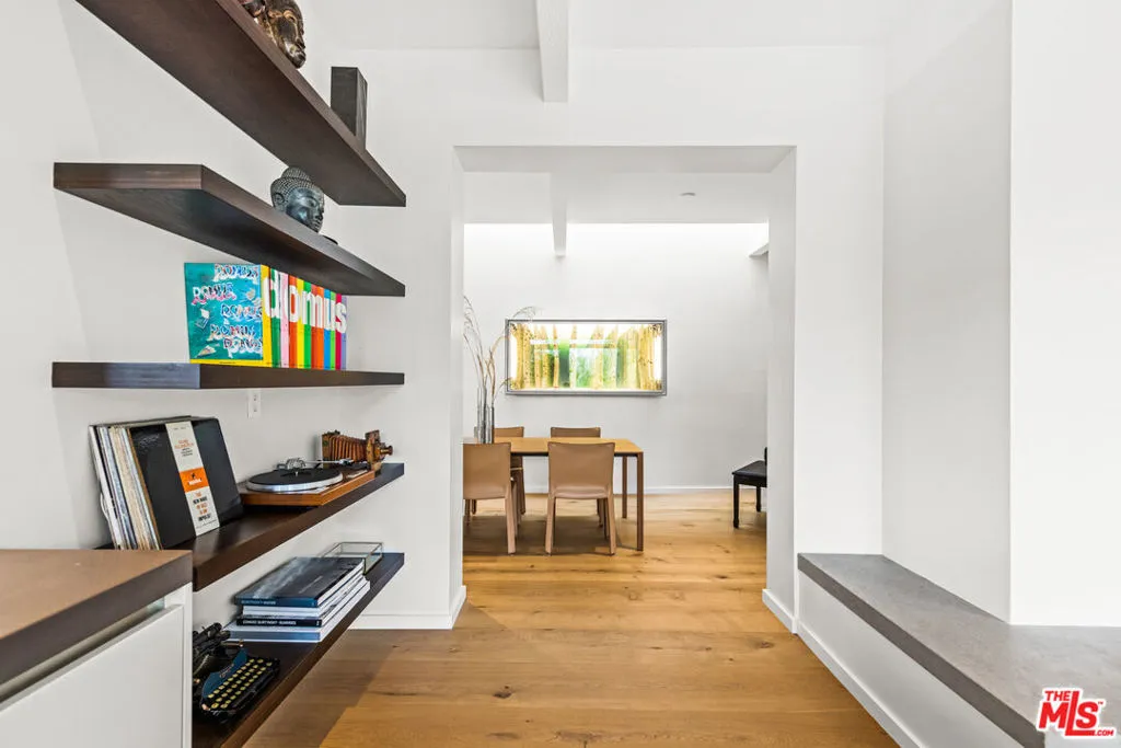 354 Amalfi Drive, Santa Monica, California 90402 home-pic-8