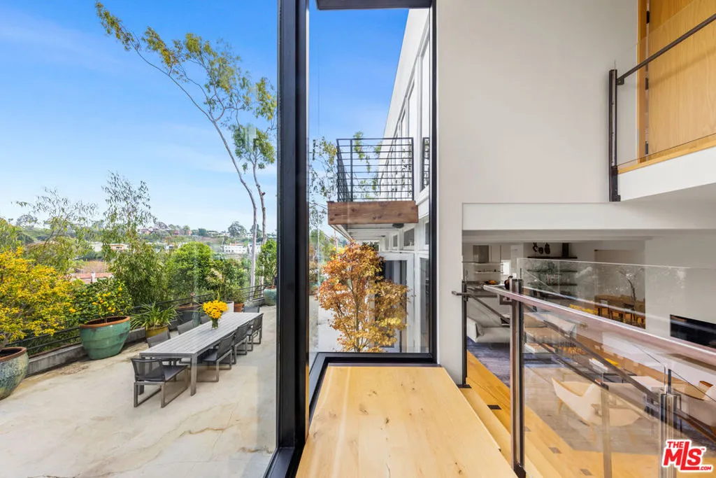 354 Amalfi Drive, Santa Monica, California 90402 home-pic-22
