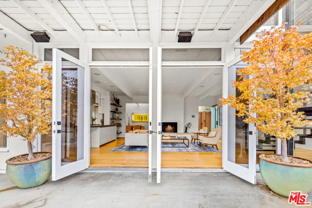 354 Amalfi Drive, Santa Monica, California 90402 home-pic-17