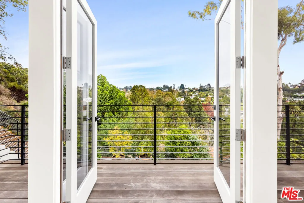 354 Amalfi Drive, Santa Monica, California 90402 home-pic-28