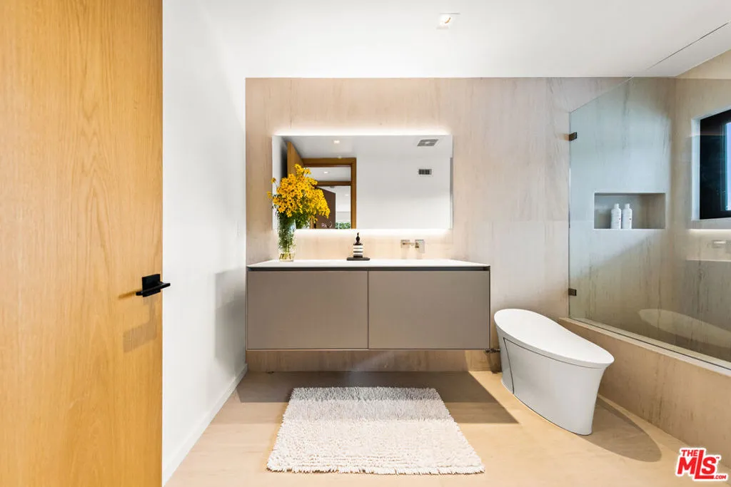 354 Amalfi Drive, Santa Monica, California 90402 home-pic-36