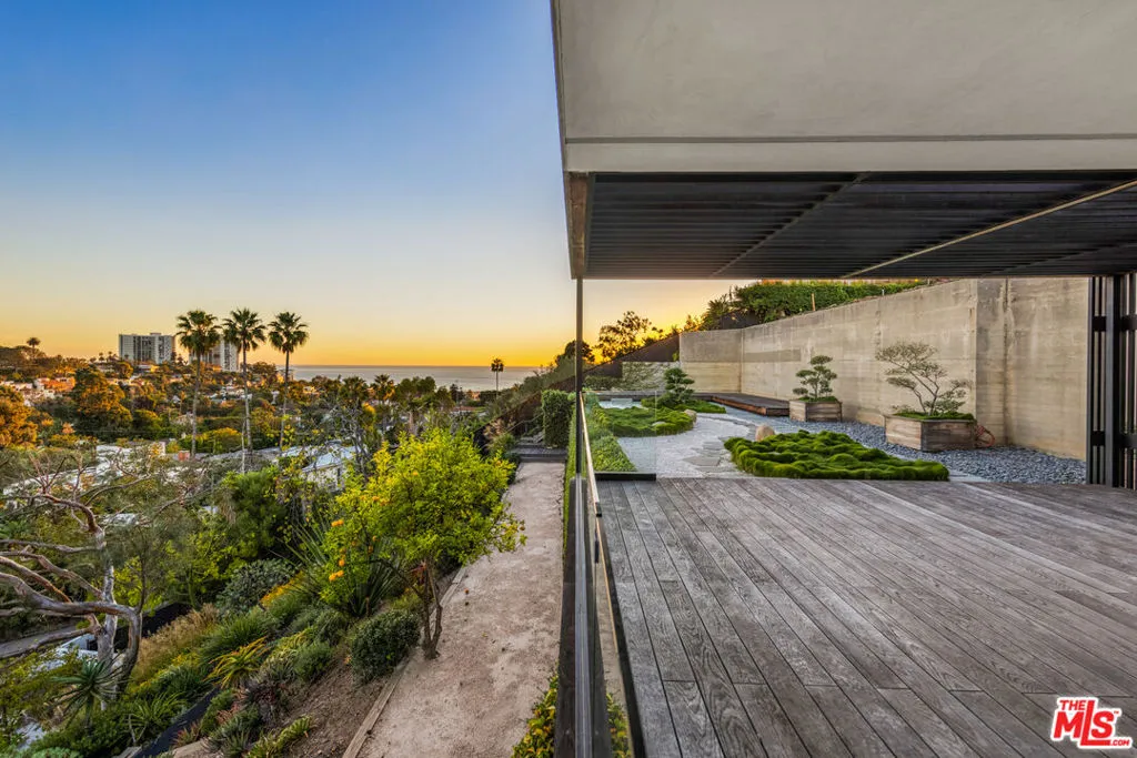 354 Amalfi Drive, Santa Monica, California 90402 home-pic-50