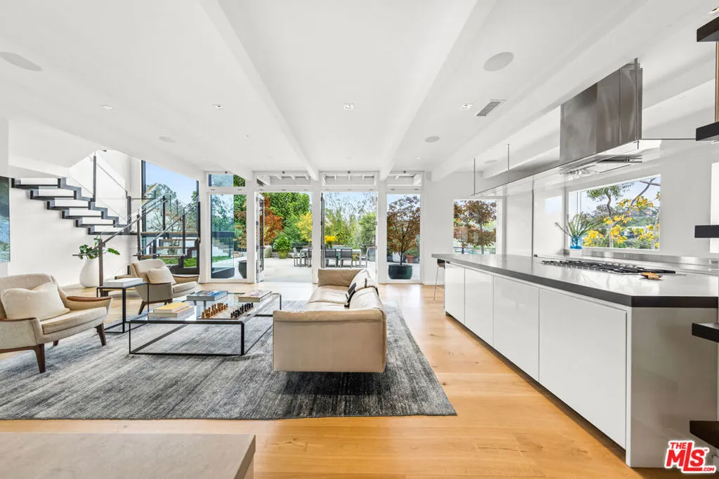354 Amalfi Drive, Santa Monica, California 90402 home-pic-11