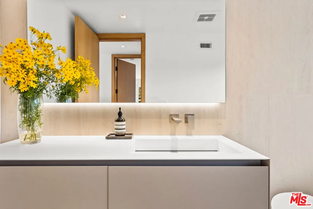 354 Amalfi Drive, Santa Monica, California 90402 home-pic-38