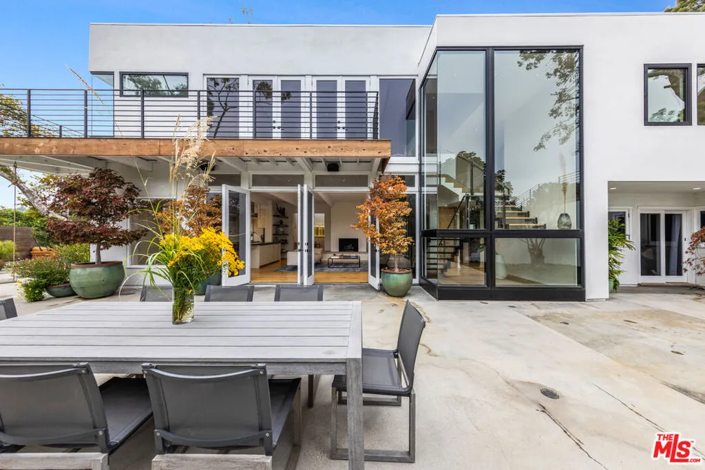 354 Amalfi Drive, Santa Monica, California 90402 home-pic-19