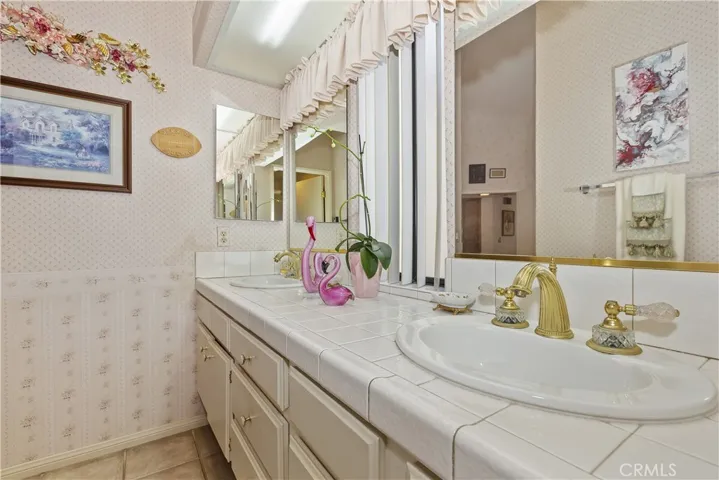 1360 Hickory Drive, Hemet, California 92545