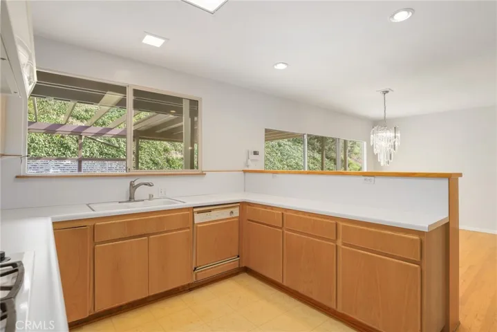 32322 Conqueror Drive, Rancho Palos Verdes, California 90275