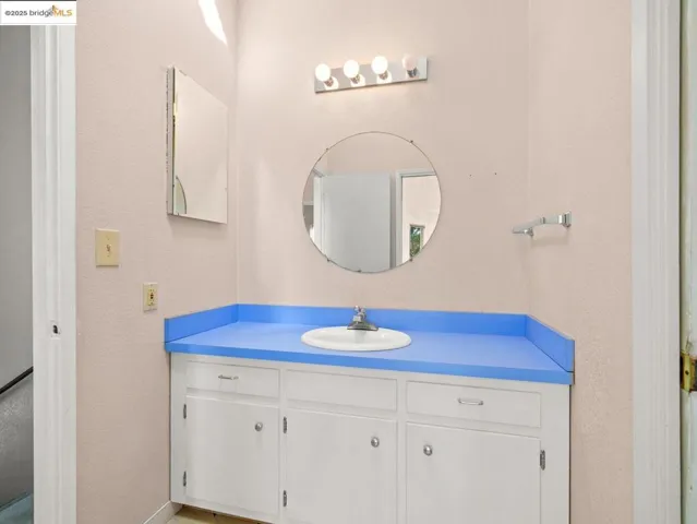 1529 Poplar Ave, Richmond, California 94805