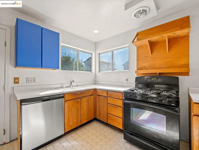 1529 Poplar Ave, Richmond, California 94805