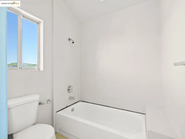 1529 Poplar Ave, Richmond, California 94805