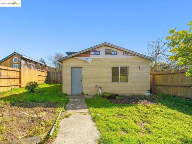 1529 Poplar Ave, Richmond, California 94805