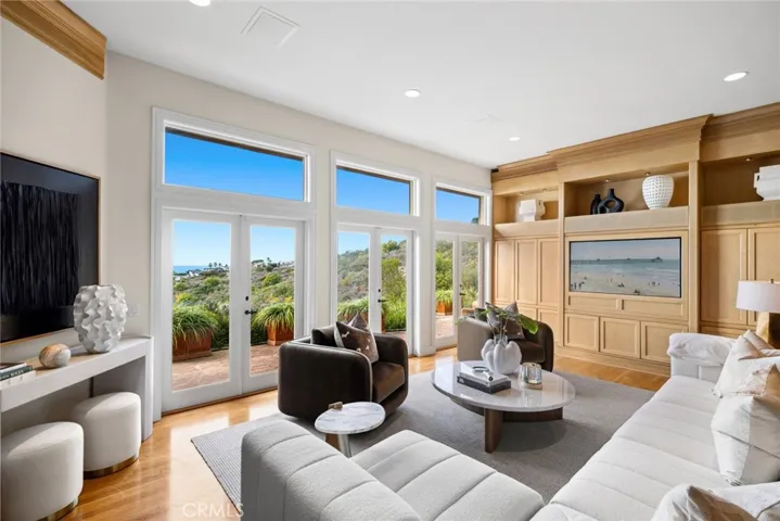 755 Pelican Drive, Laguna Beach, California 92651
