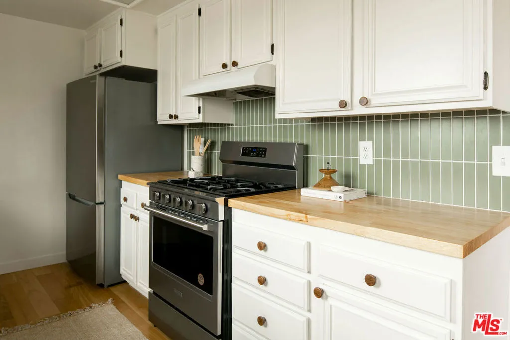 3375 Descanso Drive 7, Los Angeles, California 90026 home-pic-11