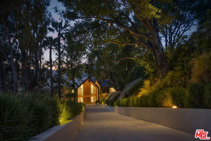 879 Linda Flora Drive, Los Angeles, California 90049