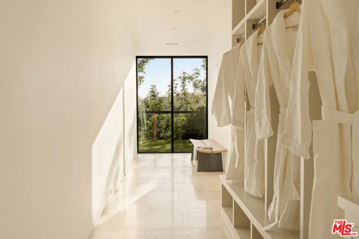 879 Linda Flora Drive, Los Angeles, California 90049