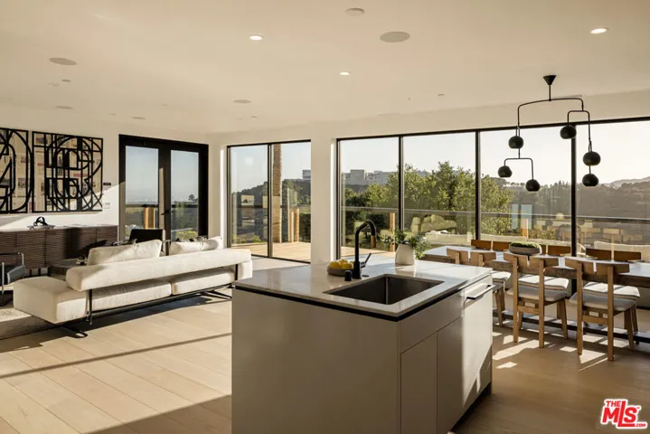 879 Linda Flora Drive, Los Angeles, California 90049