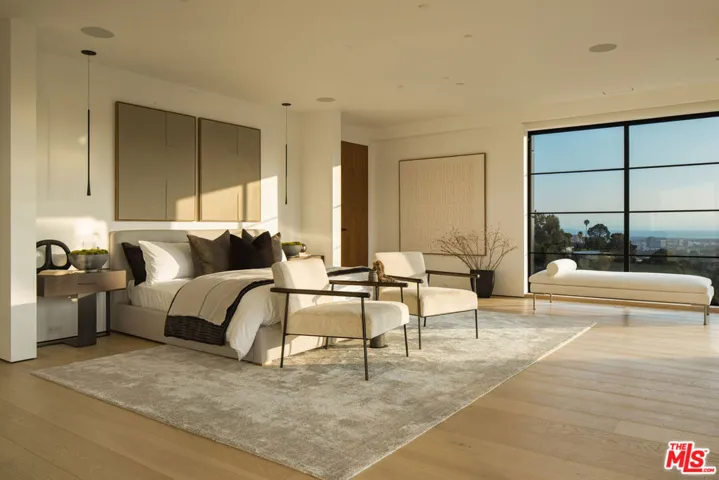 879 Linda Flora Drive, Los Angeles, California 90049