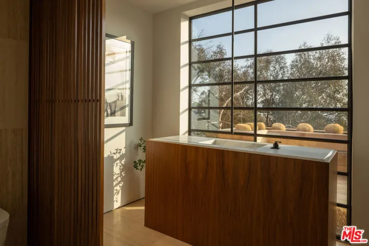 879 Linda Flora Drive, Los Angeles, California 90049