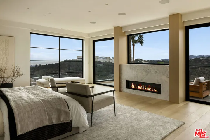 879 Linda Flora Drive, Los Angeles, California 90049