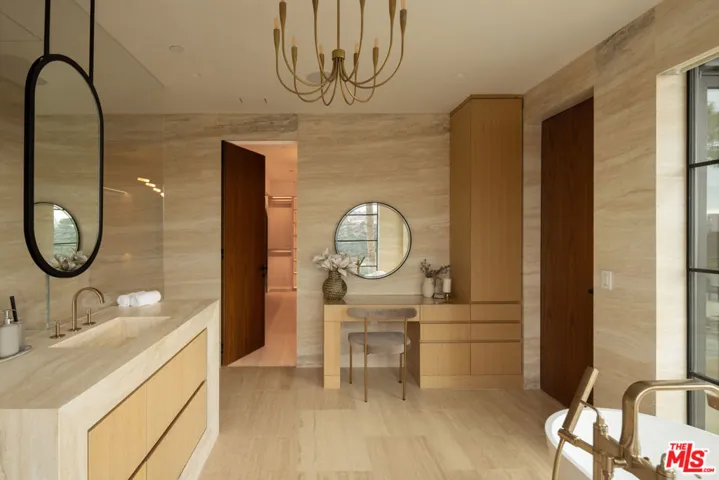 879 Linda Flora Drive, Los Angeles, California 90049