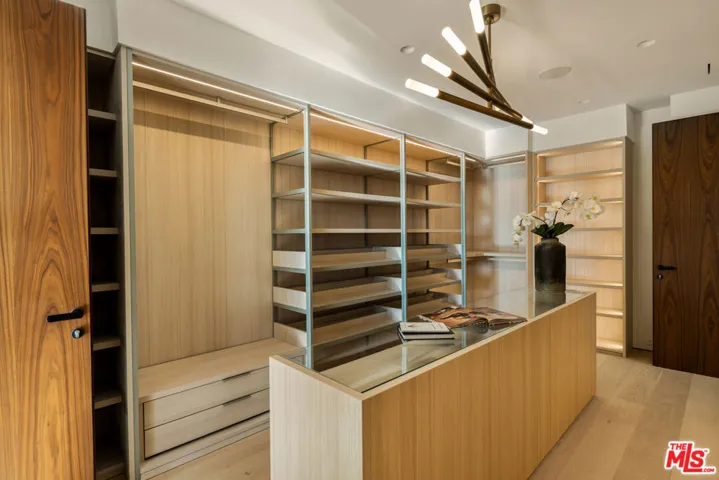879 Linda Flora Drive, Los Angeles, California 90049