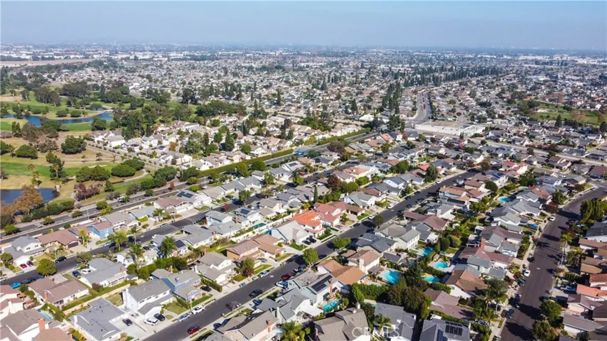 College Park East, Seal Beach