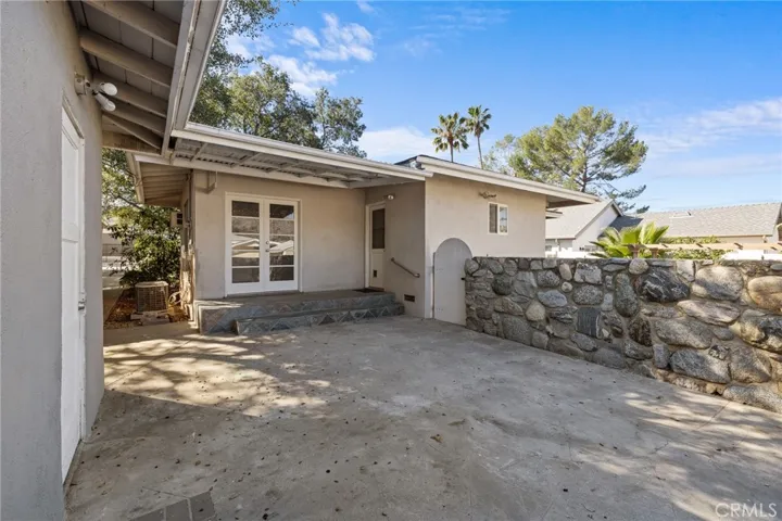 8207 Grenoble Street, Sunland, California 91040