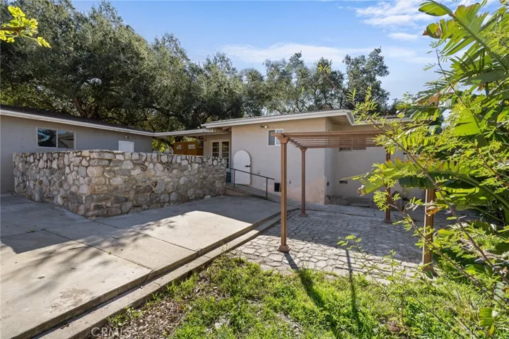8207 Grenoble Street, Sunland, California 91040