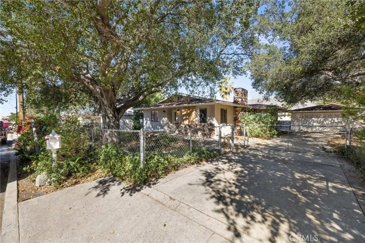 8207 Grenoble Street, Sunland, California 91040