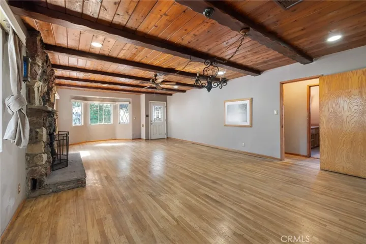 8207 Grenoble Street, Sunland, California 91040