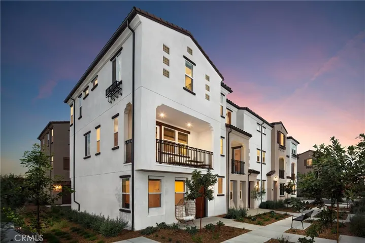 A beautiful home located on the corner and near common area amenities such as a BBQ and picnic table for easy entertaining.