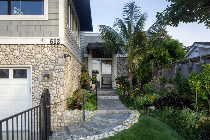 612 Poppy Avenue, Corona Del Mar, California 92625