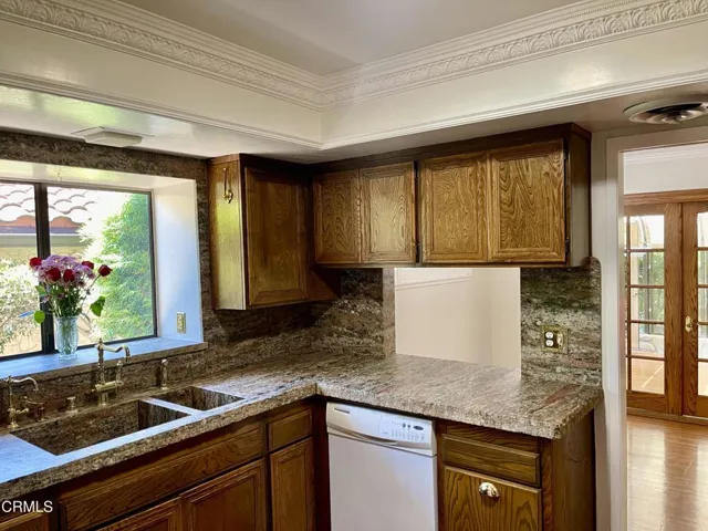 64 kitchen 9